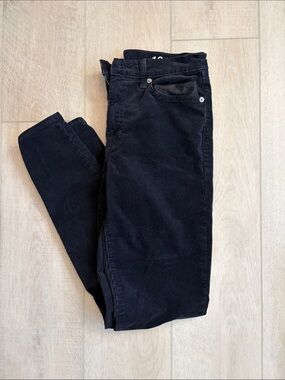 GAP Women's Skinny Corduroy Jeans in Black